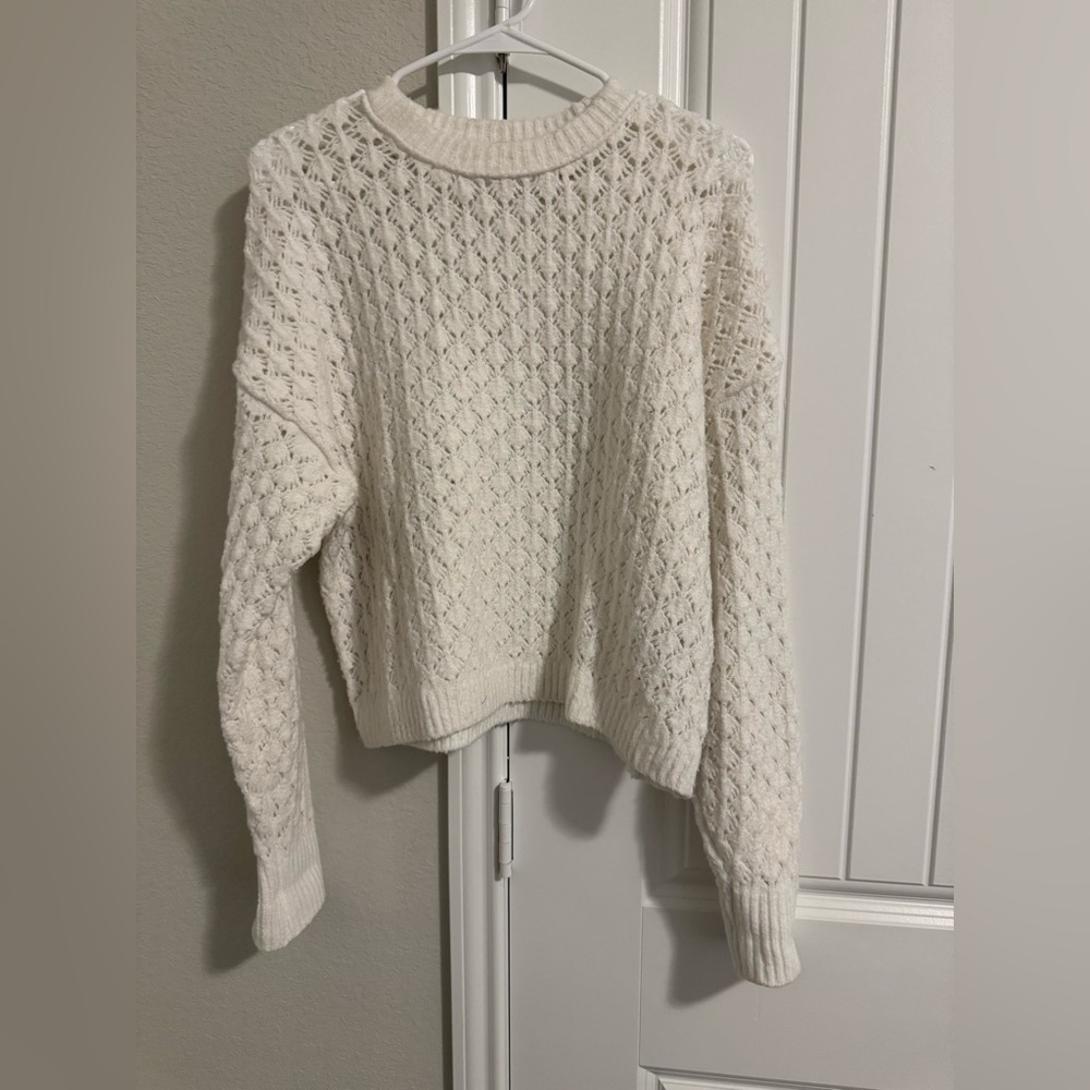 Cozy White Crew Neck Sweater with Cable Knit Design